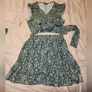 Floral Sleeveless Dress with Belt
